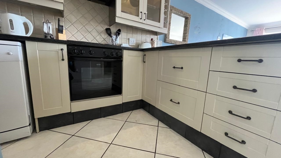 2 Bedroom Property for Sale in Jeffreys Bay Central Eastern Cape